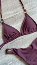 Load image into Gallery viewer, Burgundy with rings