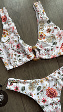 Load image into Gallery viewer, Rose vintage