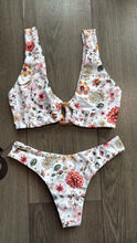 Load image into Gallery viewer, Rose vintage