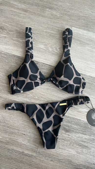 Black leopard knot