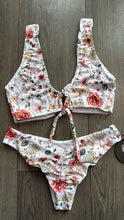 Load image into Gallery viewer, Rose vintage