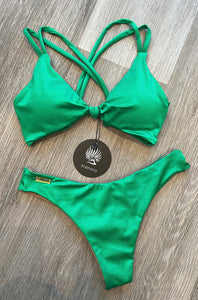 Knot green