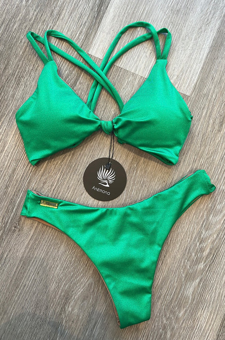 Knot green