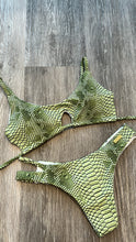 Load image into Gallery viewer, Green snake